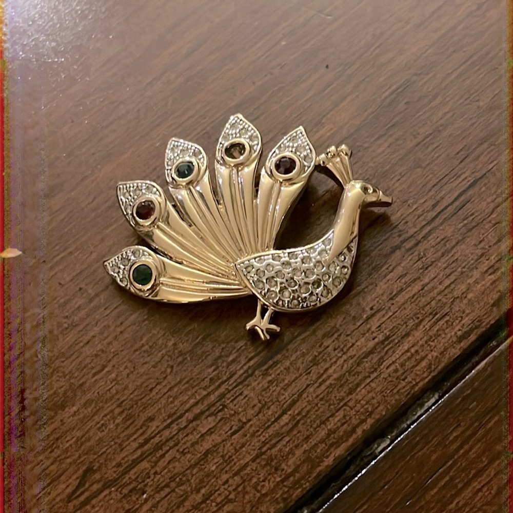 Vintage peacock crystal red green pave brooch